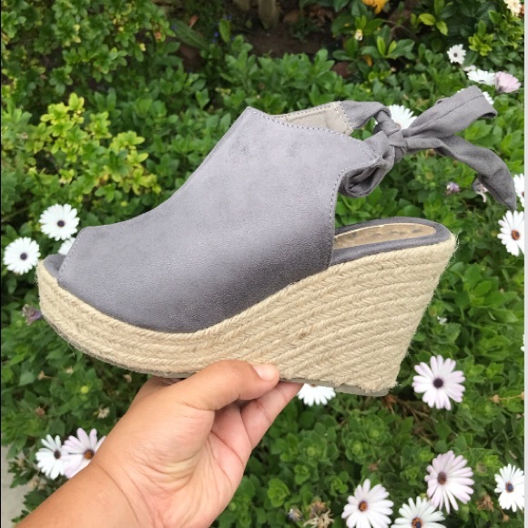 Ankle Bow Espadrille 2 left!! - Picture 2 of 6
